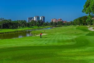 숭가이룽 골프 & 컨트리 클럽