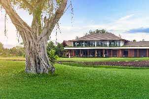 아쿠엘라 골프 & 컨트리 클럽