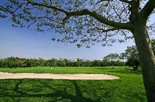 크룽 카비 골프 & 컨트리 클럽