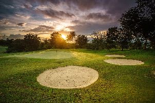 따가이따이 미들랜드 골프 클럽