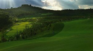 쿤밍 안닝 옥룡 베이 골프 클럽