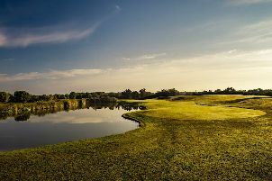 아카야 골프 클럽