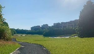 충칭 바이푸 강변 골프장