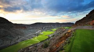 안피 타우로 골프 (P3)